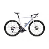 Colnago V5rs Disc 2025 carbon road bike with Shimano Dura Ace Di2 R9200 groupset, featuring sleek frame and disc brakes.