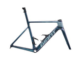 Giant Propel Advanced SL 2026 aerodynamic disc brake frameset, lightweight carbon bike frame with sleek design and advanced aerodynamics.