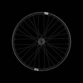 Crankbrothers Synthesis Alloy Enduro i9 rear MTB wheel with 32 spokes and i9 hub, ready for mountain biking.