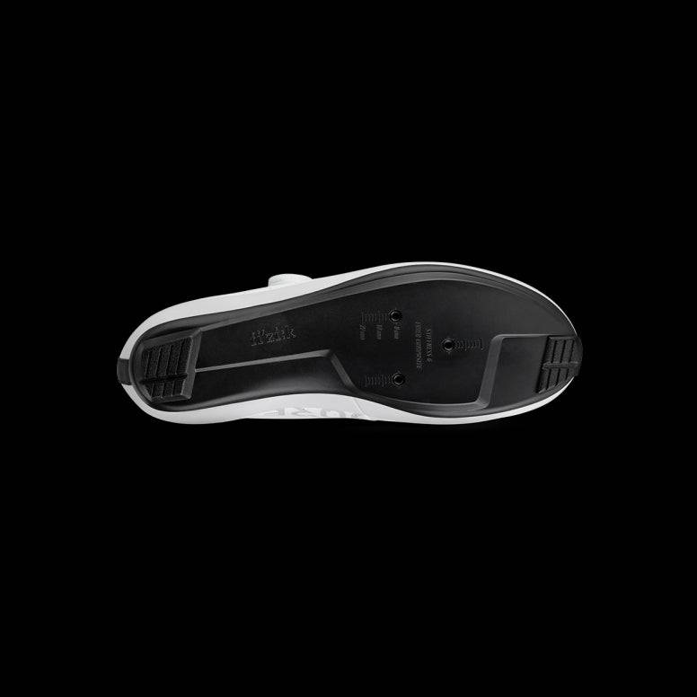 Fizik Tempo Artica R5 GTX winter road cycling shoes with waterproof, insulated design and rugged sole for cold weather riding.