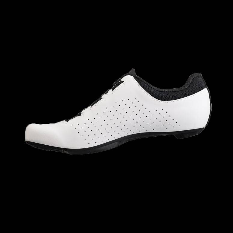 Fizik Vento Omna road cycling shoes with BOA Fit System, lightweight performance footwear for serious riders.