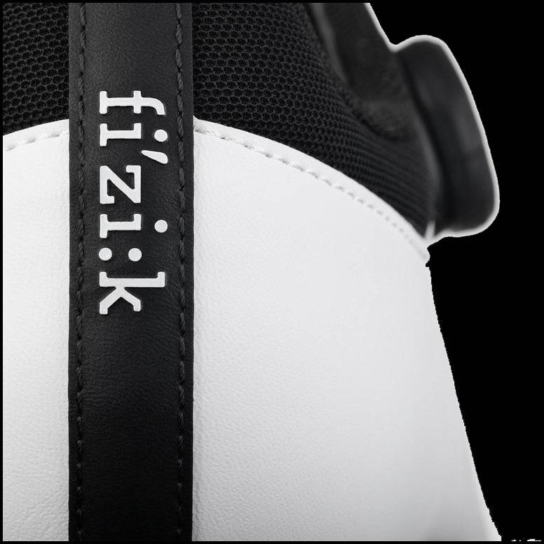 Fizik Vento Omna road cycling shoes with BOA Fit System, lightweight performance footwear for cycling enthusiasts.
