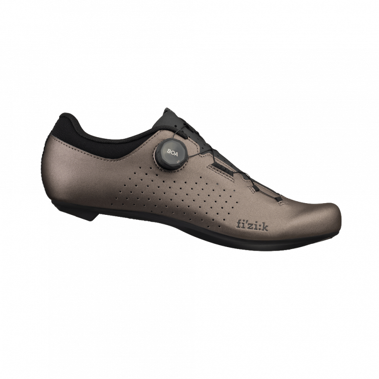 Fizik Vento Omna road cycling shoes with BOA Fit System, lightweight performance footwear for serious cyclists.