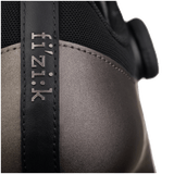 Fizik Vento Omna road cycling shoes with BOA Fit System for performance riders, featuring sleek design and breathable material