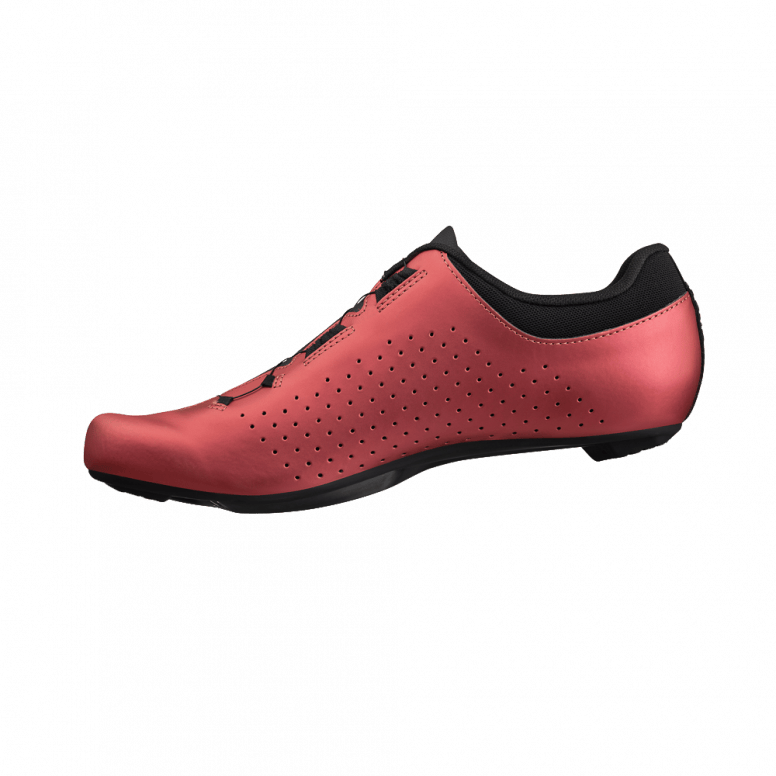 Fizik Vento Omna road cycling shoes with BOA Fit System for performance riders, featuring sleek design and breathable material.
