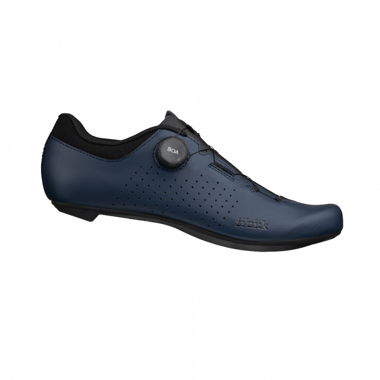 Fizik Vento Omna road cycling shoes with BOA Fit System, lightweight performance footwear for cyclists.