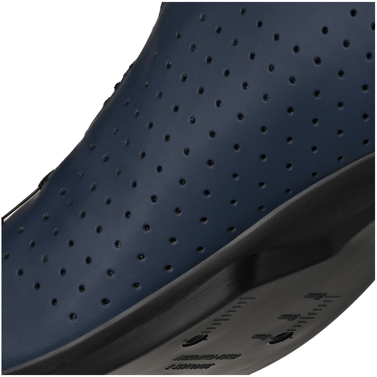 Fizik Vento Omna road cycling shoes with BOA Fit System, designed for performance riders, featuring sleek black design and secure fit.