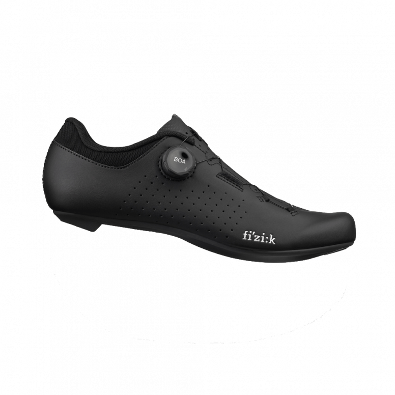 Fizik Vento Omna road cycling shoes with BOA Fit System, lightweight performance footwear for cyclists.