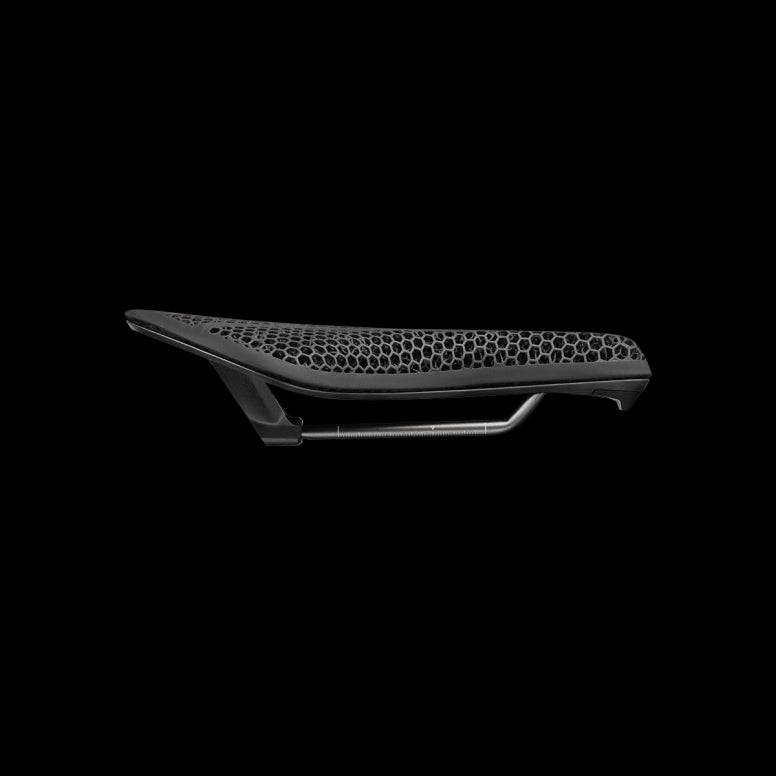 Fizik Transiro Aeris Adaptive R3 short-distance saddle in black, designed for triathlon and time trial cycling components.