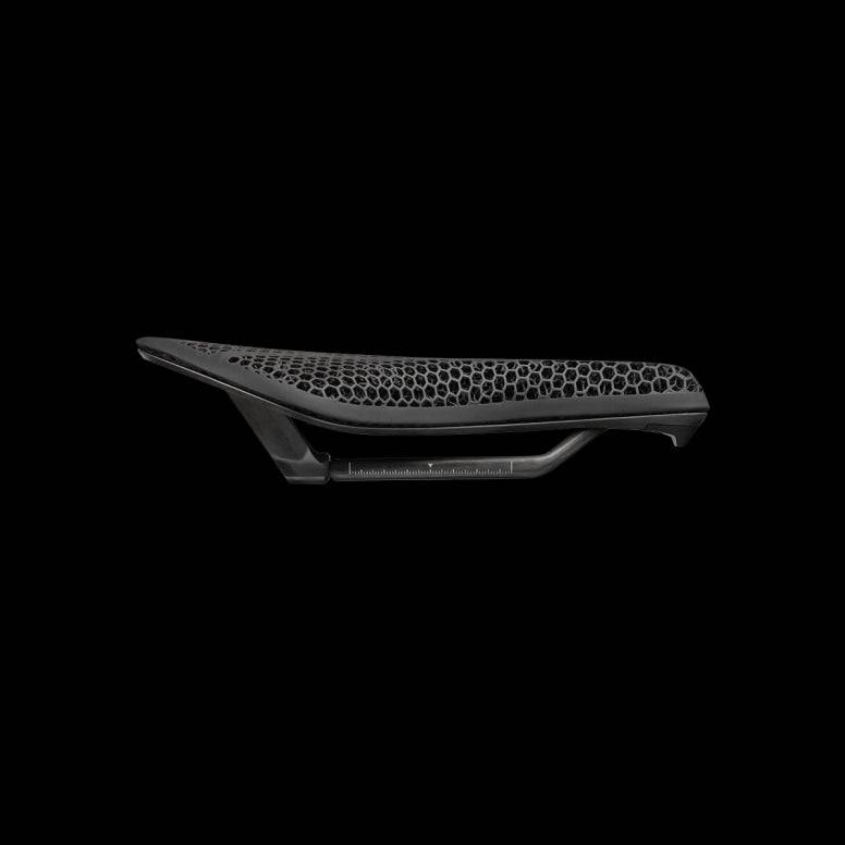 Fizik Transiro Aeris Adaptive R1 triathlon saddle in black, designed for short-distance time trial cycling.
