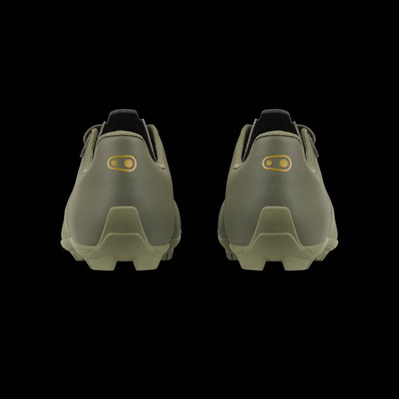 Crankbrothers Candy Lace off-road cycling shoes with durable traction outsole, featuring lace-up design and rugged outdoor-ready style.