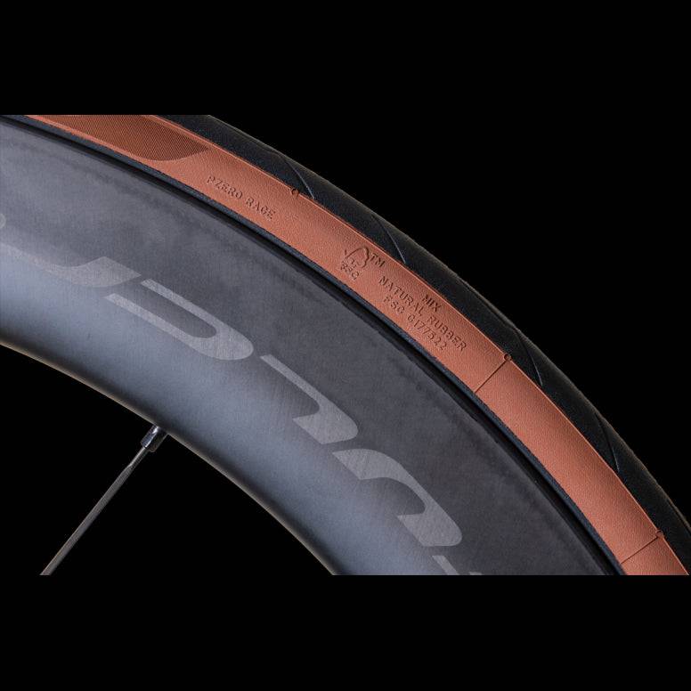 Pirelli P ZERO Race TLR RS Classic SpeedCORE SmartEVO2 tubeless-ready 700c cycling tire with sleek black tread and sidewall design.