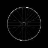 Crankbrothers Synthesis Carbon Ratchet rear wheel for E-MTB with tubeless ready hub, showcasing lightweight carbon rim and durable components.