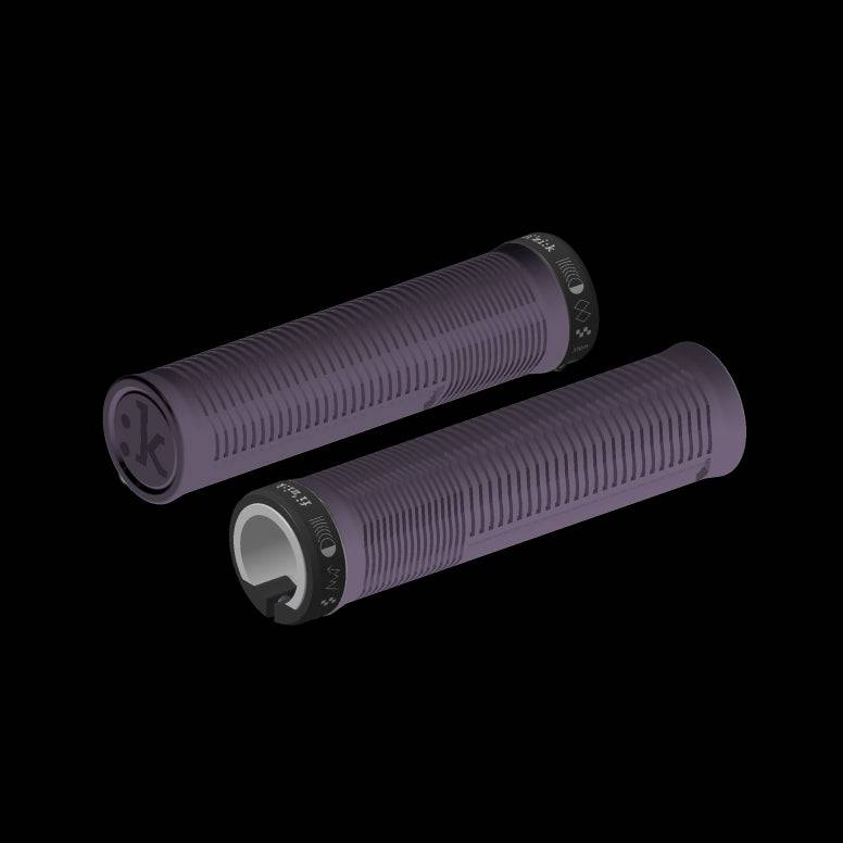 Fizik Comfort Feel MTB grip with vibration dampening and lock-on design for secure mountain bike handling.