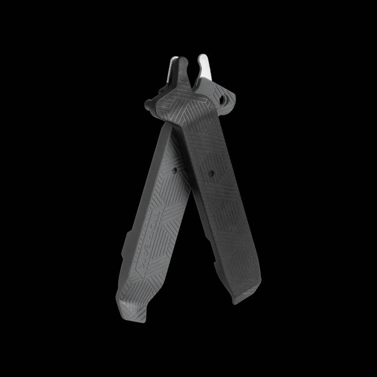 Topeak POWER LEVER II bike tool with chain hook and detachable tyre levers, black workshop tool for bike maintenance.
