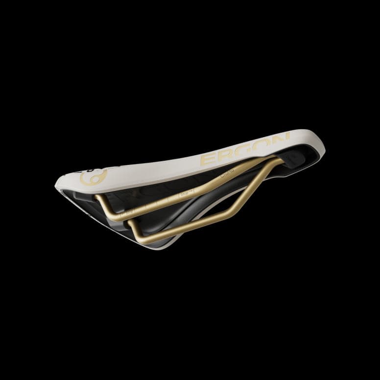 Ergon SM downhill saddle with 360° padding and anti-slip surface, designed for 29er mountain bike frames.