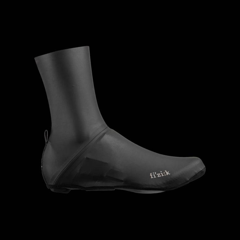 Fizik waterproof cycling overshoes for road and off-road riding, providing protection and weather resistance for cycling shoes.