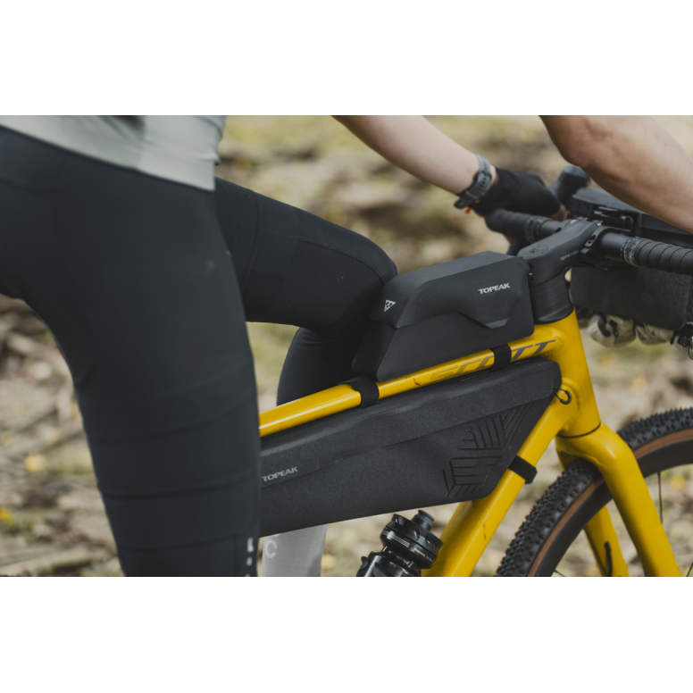 Topeak Toploader Dryshell 1L weatherproof bike top tube bag with magnetic closure, lightweight cycling accessory.