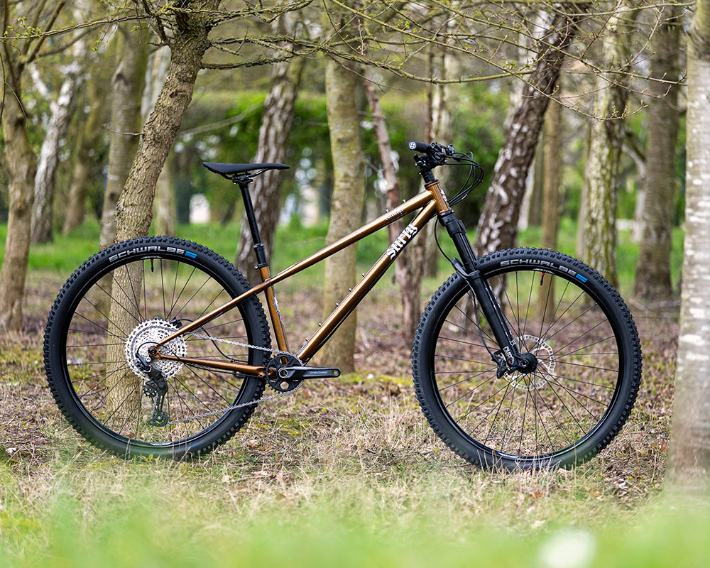 Surly - Bikes/Frames Sorceress Deore - Hot Honey Bling