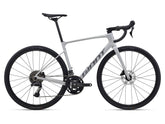 Giant Defy Advanced 3 2026 carbon road bike with disc brakes, designed for endurance riding, shown in a side view.