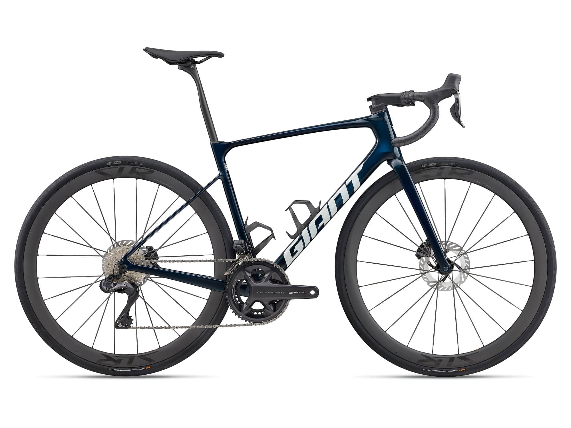 Giant Defy Advanced Pro 0 2026 road bike with carbon frame and disc brakes, shown in a side view.