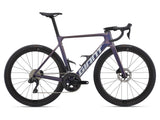 Giant Propel Advanced 1 2026 road bike with aerodynamic carbon frame and disc brakes, parked on a city street.