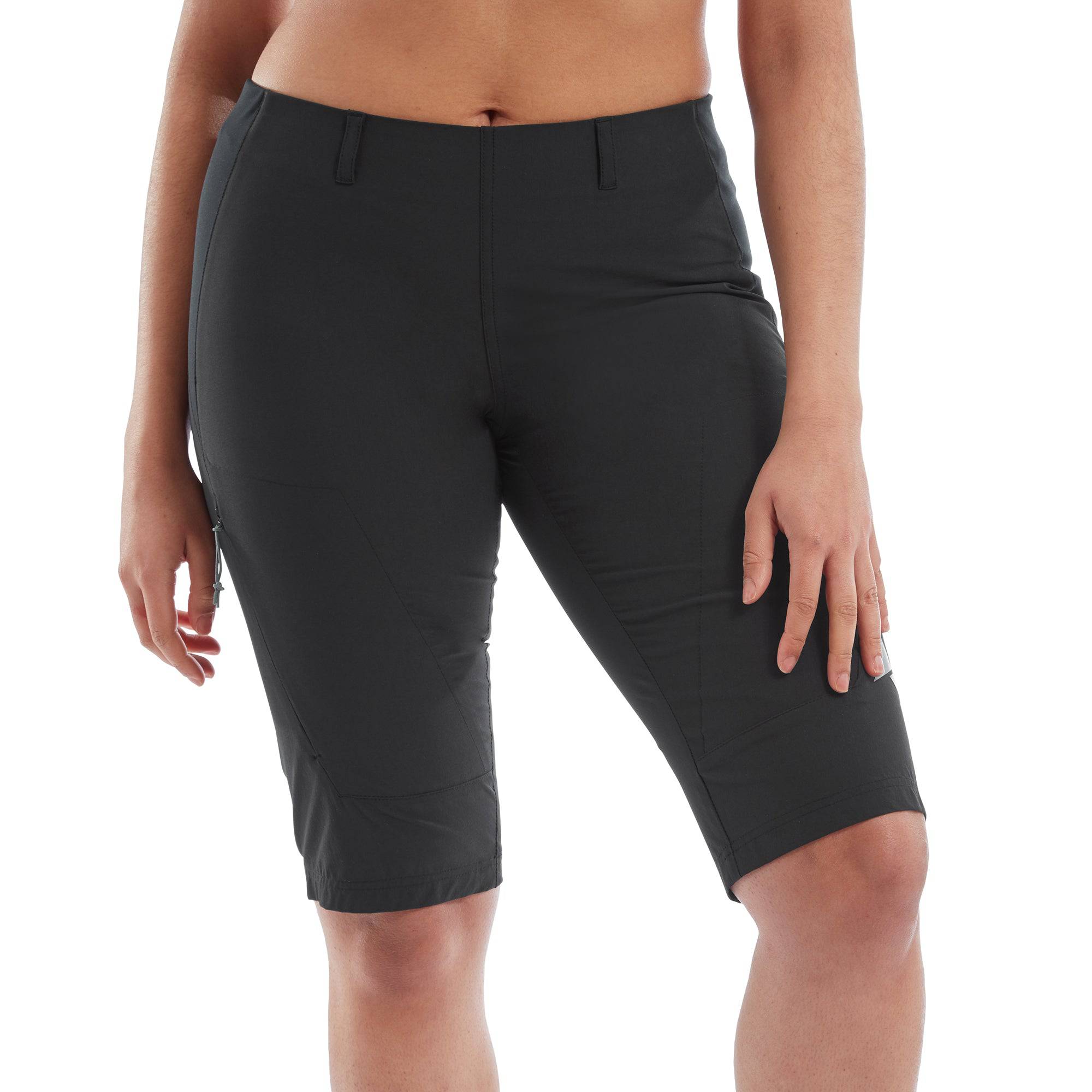 Women’s Altura Esker Trail Shorts, water-resistant cycling shorts with zipped pocket, designed for outdoor cycling comfort.