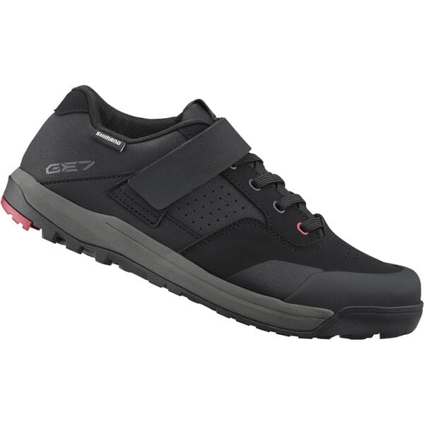 Shimano GE7 gravel cycling shoes with ULTREAD GE rubber outsole and TORBAL 2.0 midsole, shown in black with lace closure.