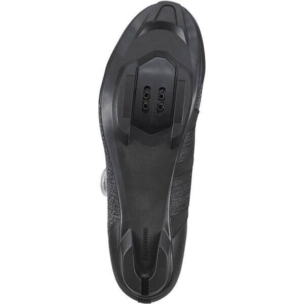 Shimano IC5 MTB shoes with BOA L6 dial closure and anti-bacterial treatment, shown in a close-up of the shoe's upper and closure system.