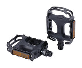 BBB BPD-15 Mount&Go 2.0 black MTB pedals with dual reflectors and serrated grip for secure cycling performance.