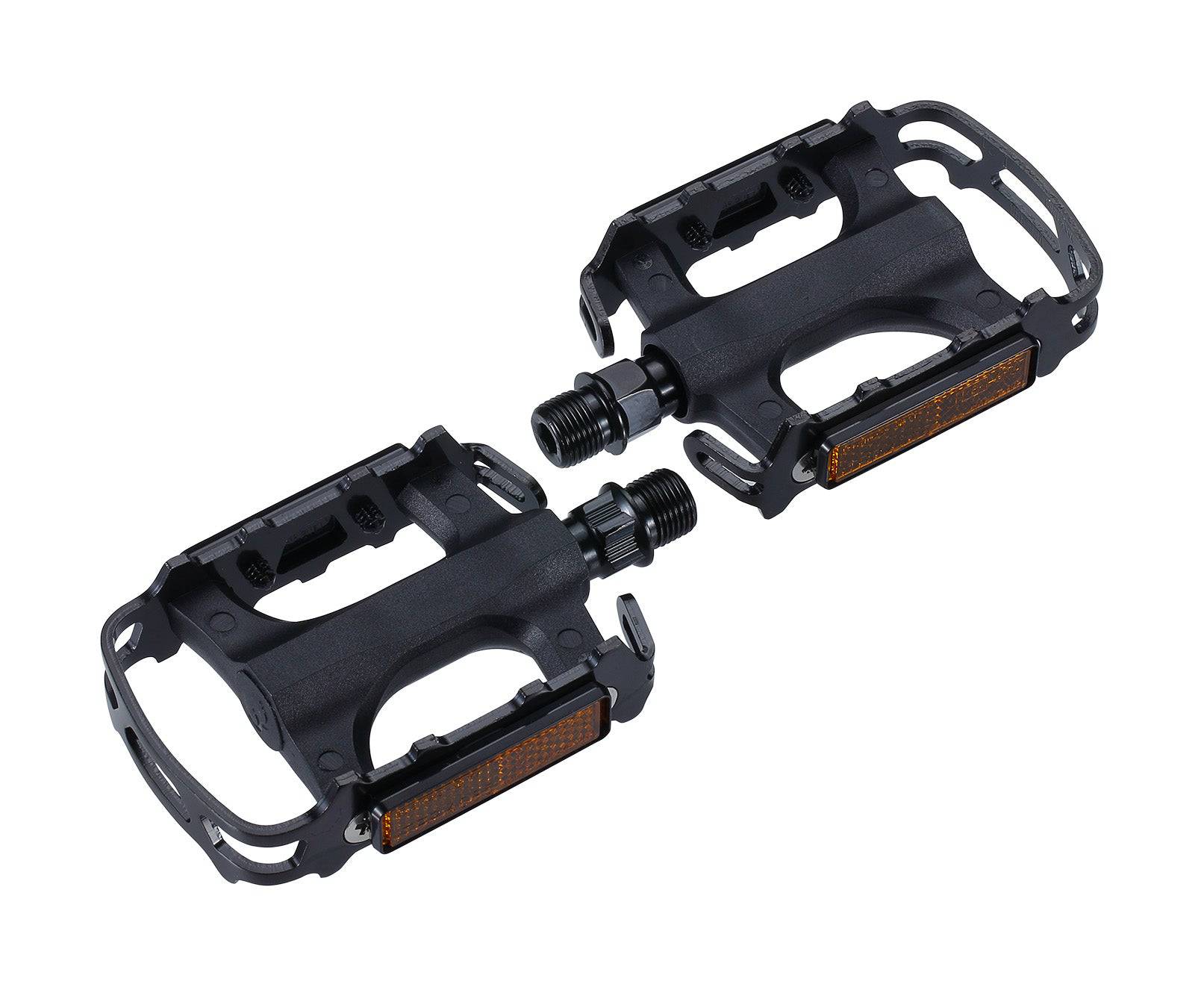 BBB BPD-15 Mount&Go 2.0 Black MTB pedals with dual reflectors and serrated grip for secure cycling performance.