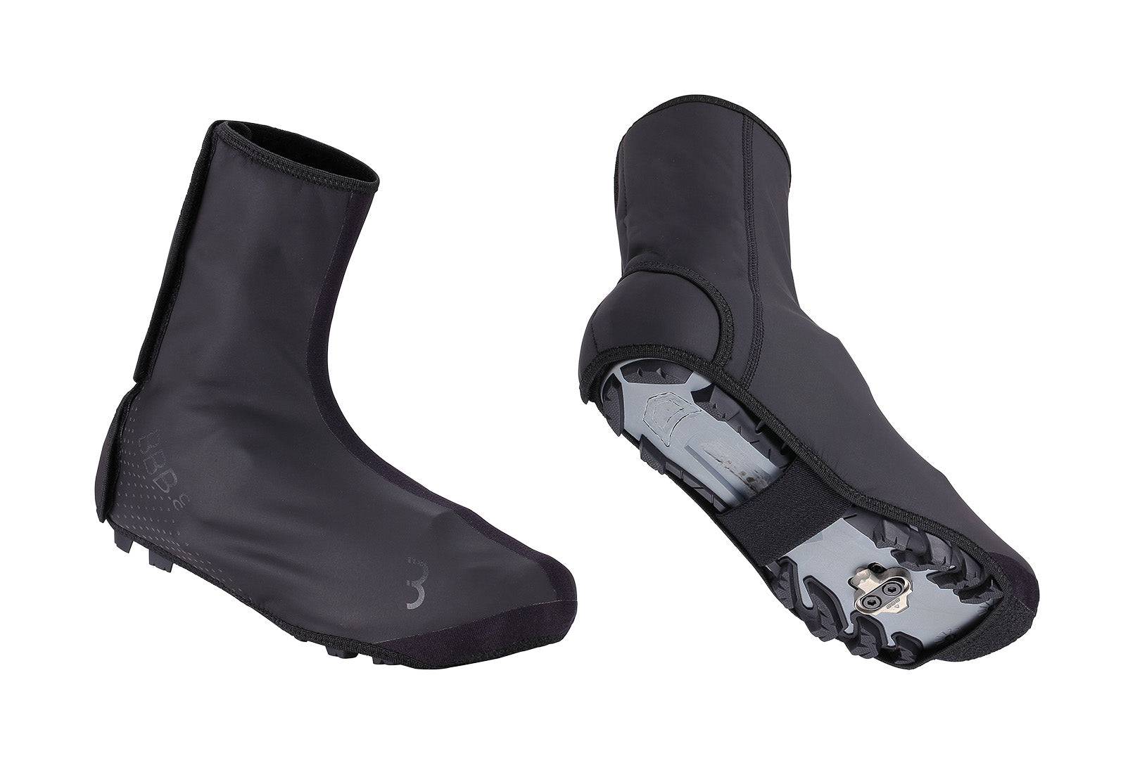 BBB MultiFlex waterproof cycling shoe covers with velcro closure, designed for outdoor biking protection.