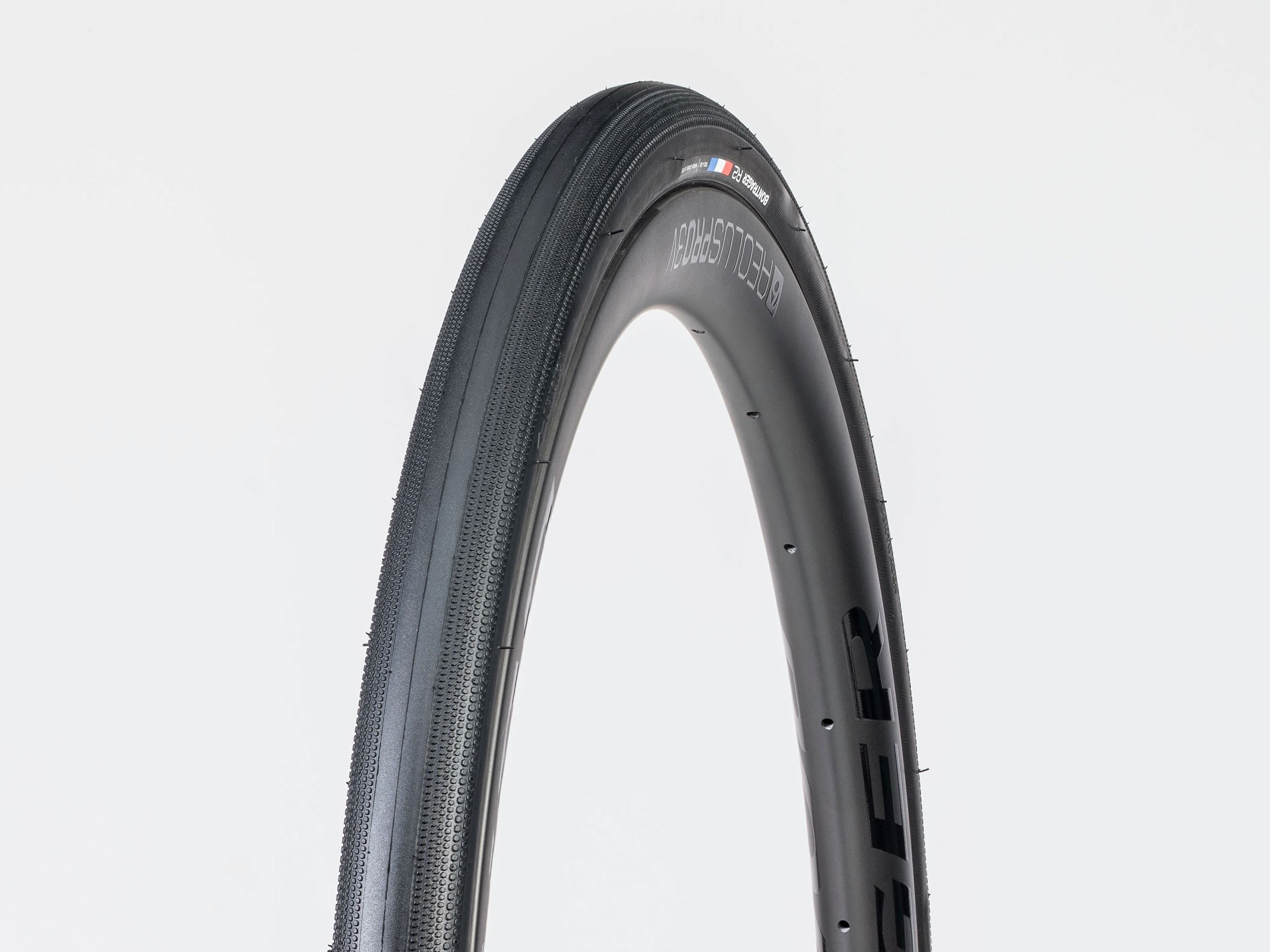 bontrager r2 hard case lite road tire p89985