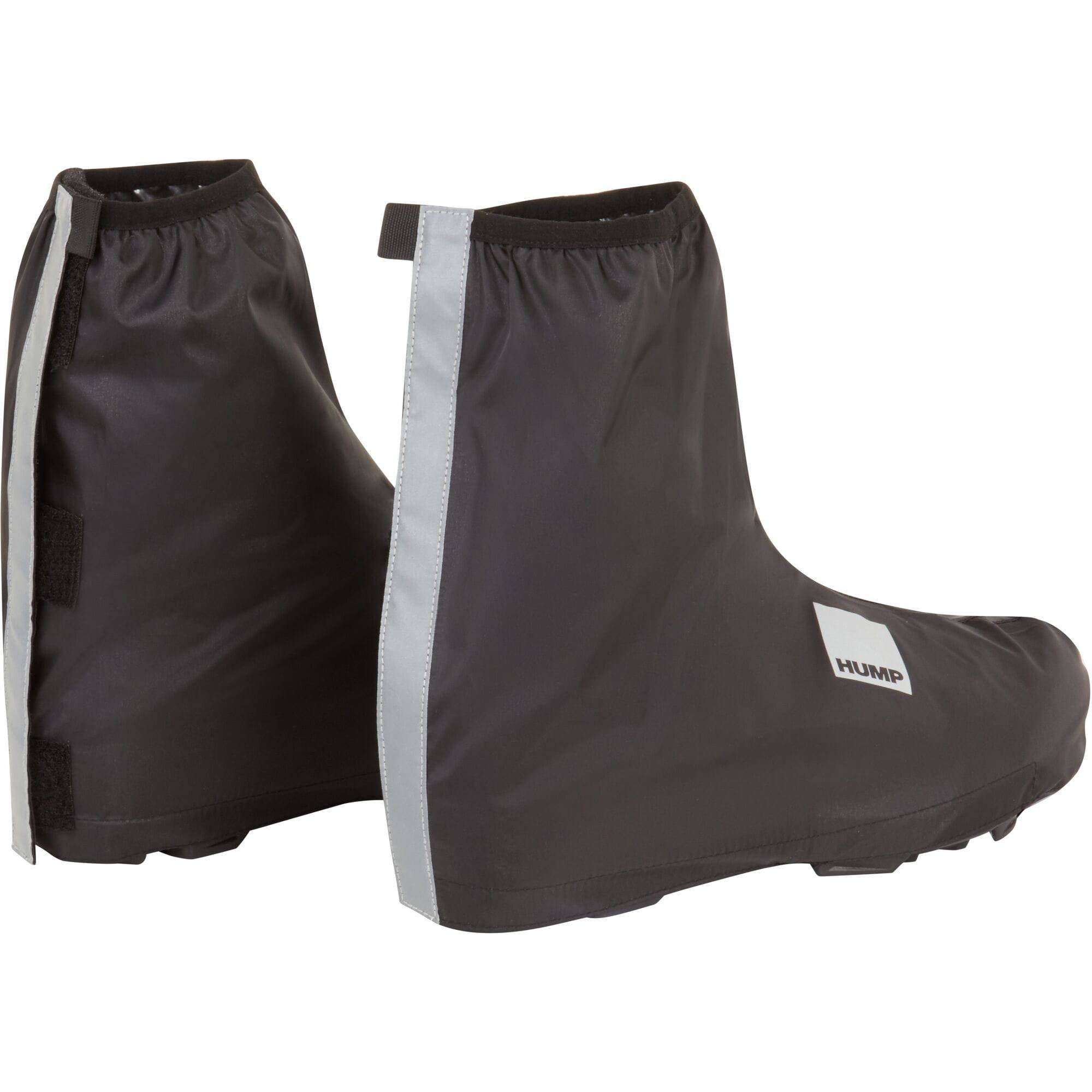 Black HUMP reflective cycling shoe covers made of water-repellent material, designed as overshoes for cycling footwear.