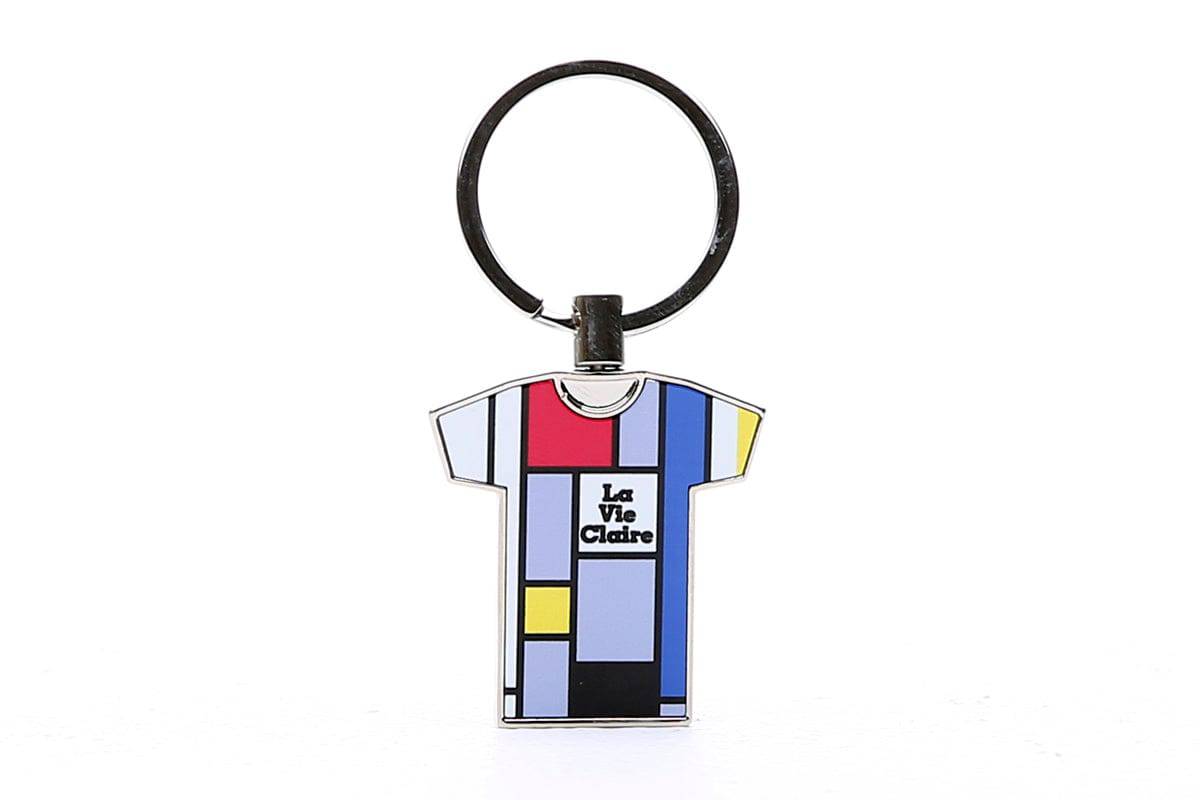 Global Cycling Club La Vie Claire aluminium keyring with glossy white print, stylish cycling accessory for key organization.