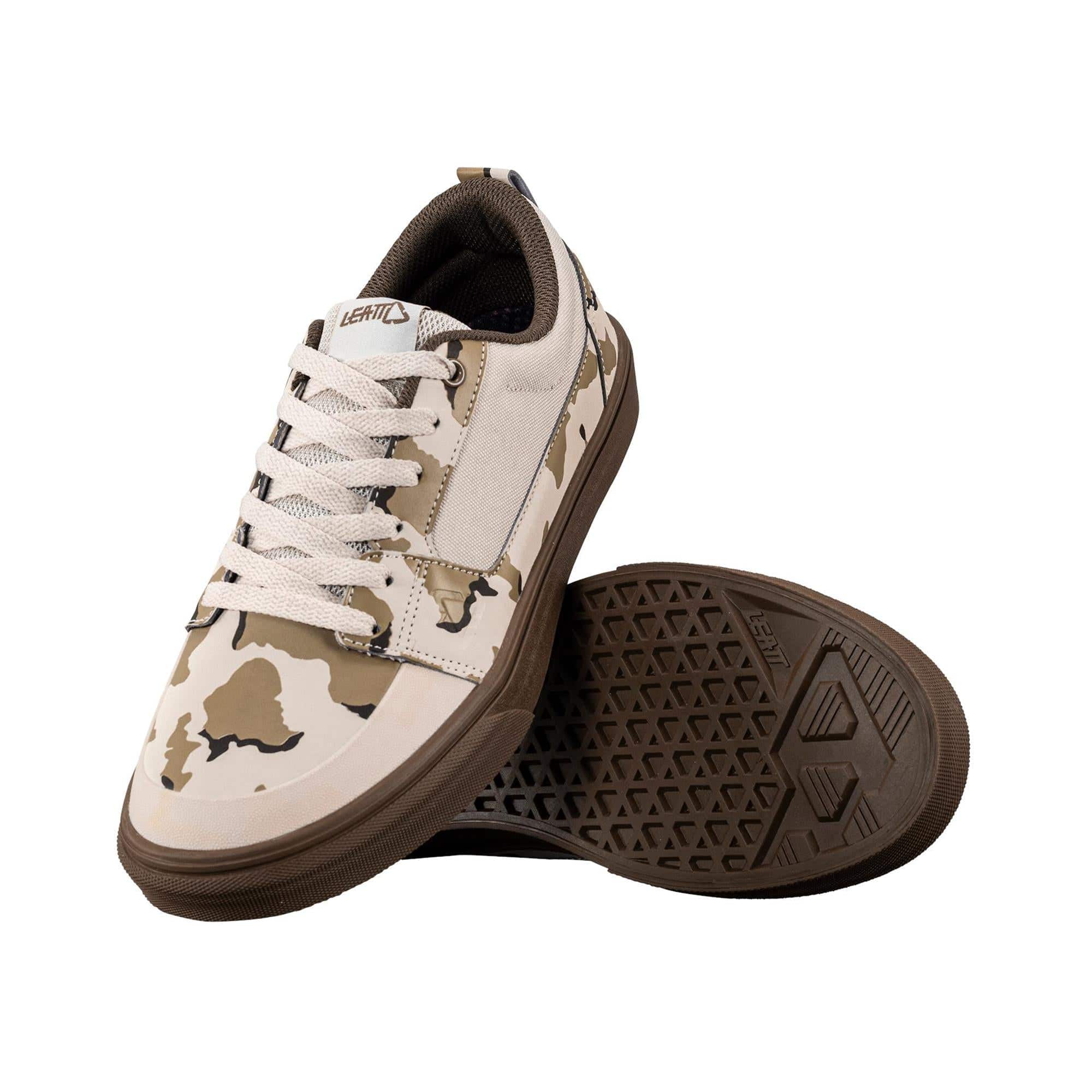 Leatt Flat 1.0 MTB shoes in black with RideGrip™ pedal control, casual and performance footwear for mountain biking.