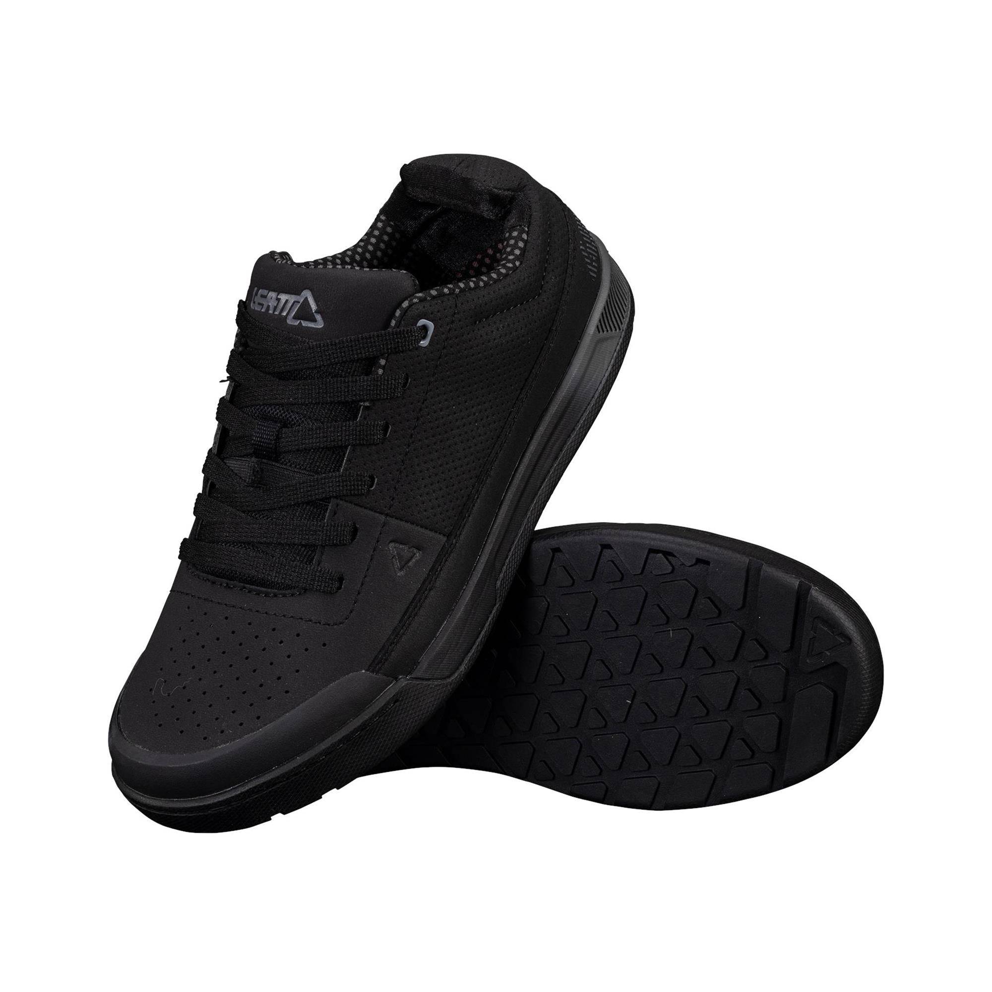 Leatt 2.0 Flat Shoes with RideGrip Pro outsole for enduro and downhill riding, featuring durable clothing design and sporty look.