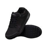 Leatt 2.0 Flat Shoes with RideGrip Pro outsole for enduro and downhill riding, featuring durable clothing design and sporty look.