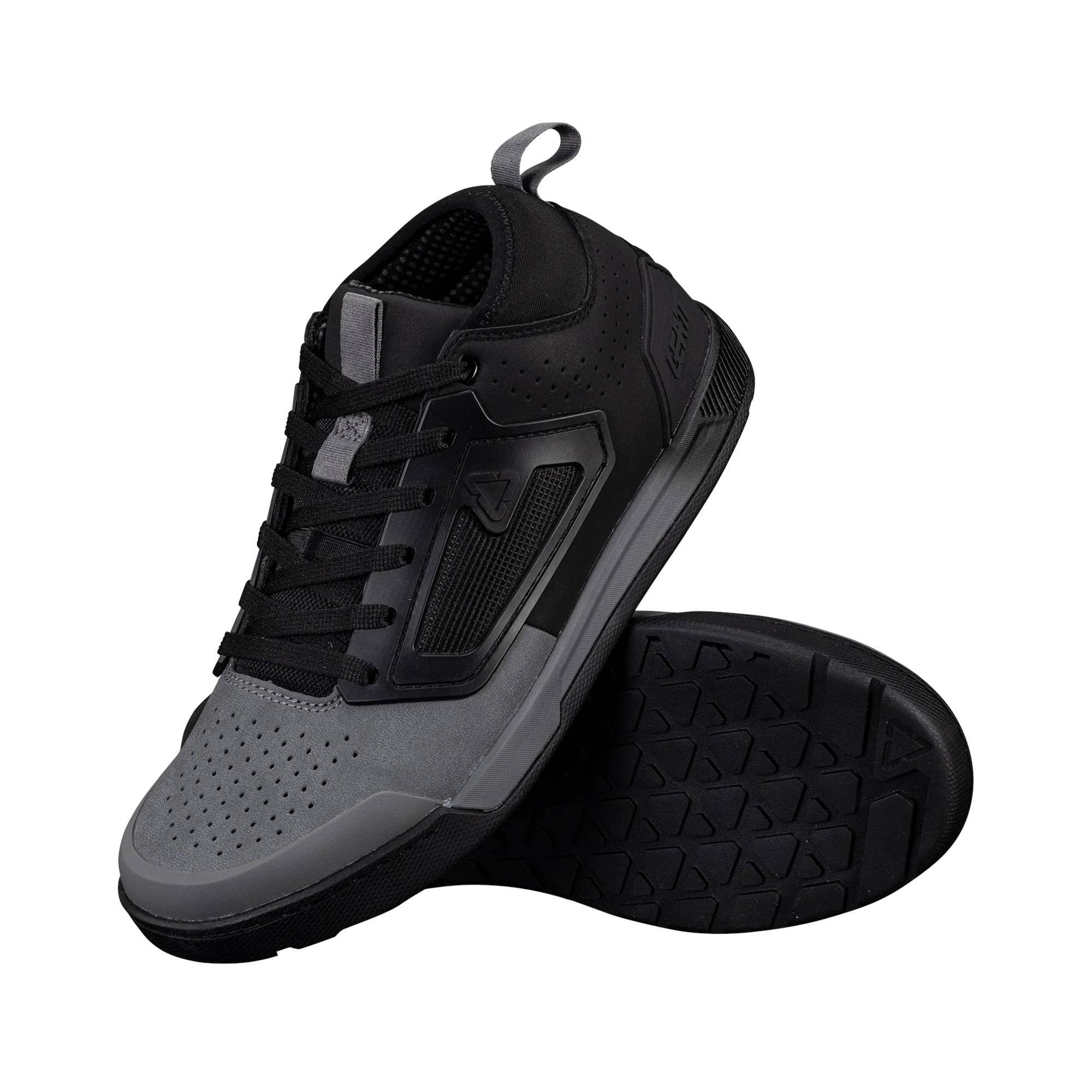 Leatt 3.0 Flat Shoes for mountain biking featuring RideGrip™ Pro rubber sole and durable clothing design.