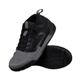 Leatt 3.0 Flat Shoes for mountain biking featuring RideGrip™ Pro rubber sole and durable clothing design.