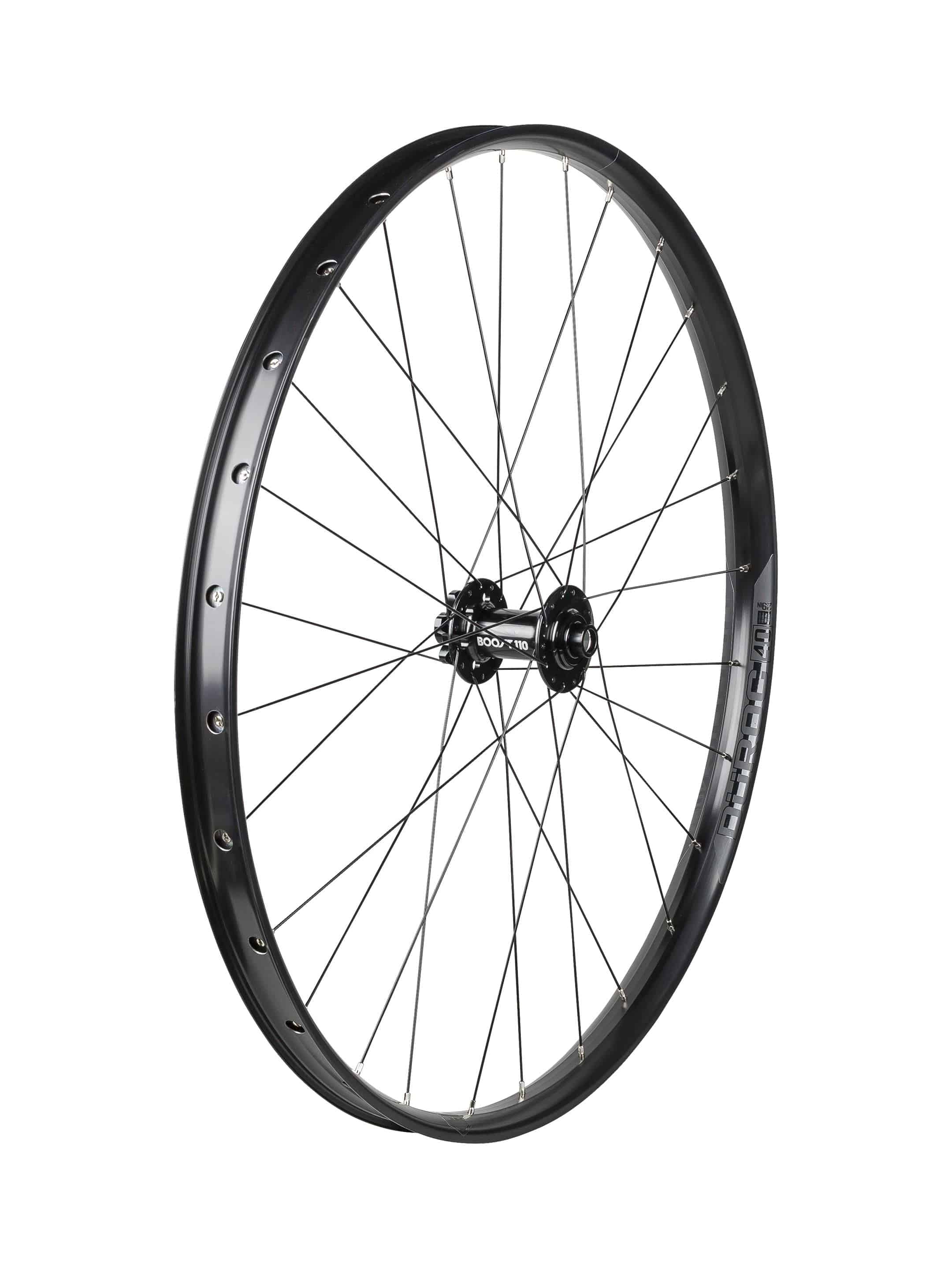 Trek Duroc 40 Boost 29 MTB wheelset with 6-bolt disc brakes and SRAM XD hub, mounted on a mountain bike wheel.
