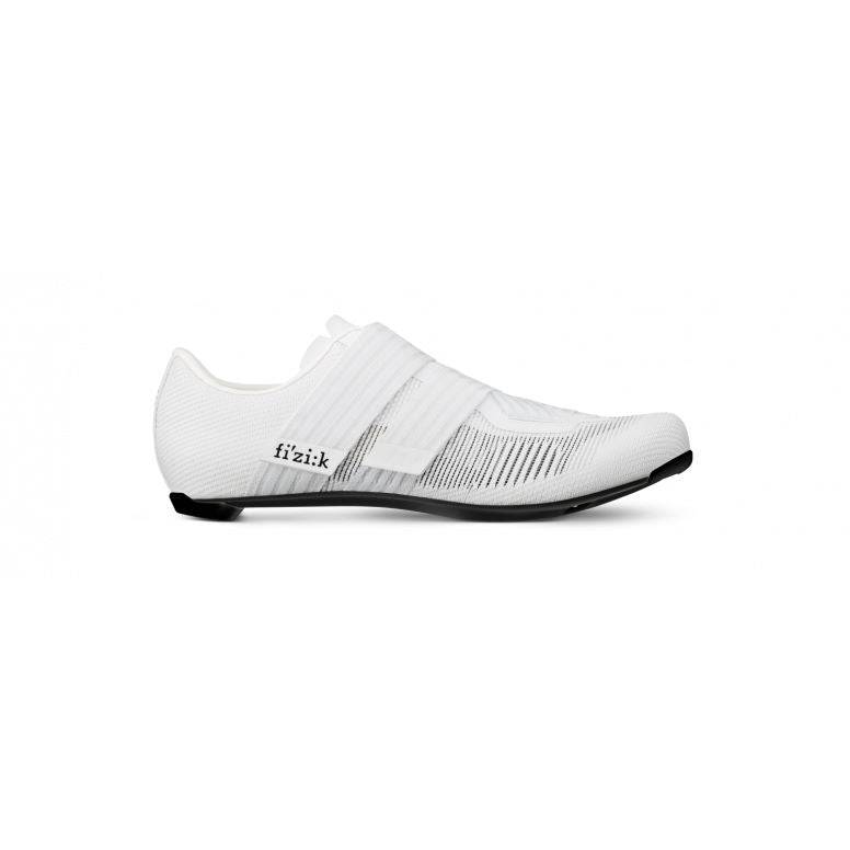 Fizik Vento Powerstrap Aeroweave road cycling shoes with R3 carbon outsole, featuring sleek design and breathable materials.