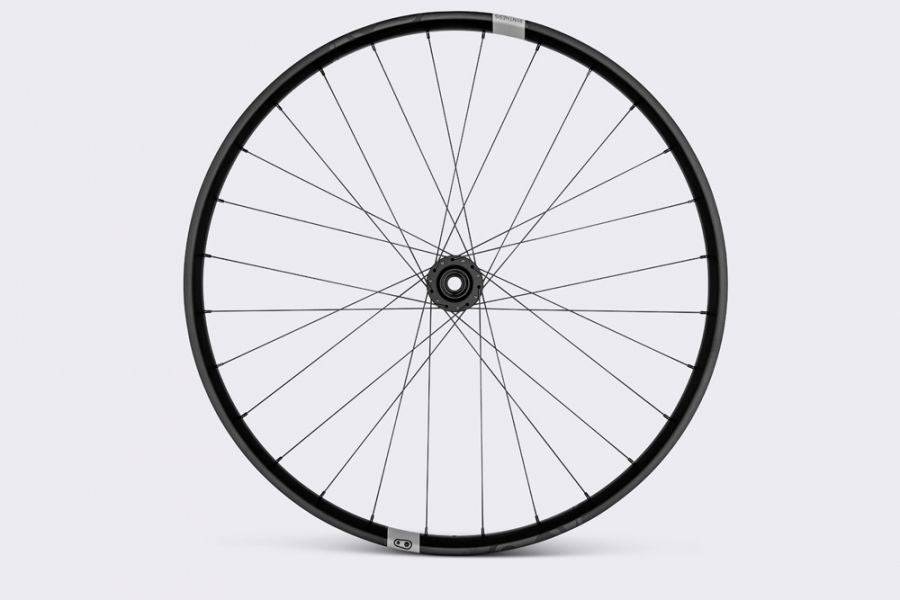 Crank Brothers Synthesis Alloy Enduro front wheel with CB hub for mountain biking, showcasing the wheel's lightweight alloy rim and hub details.