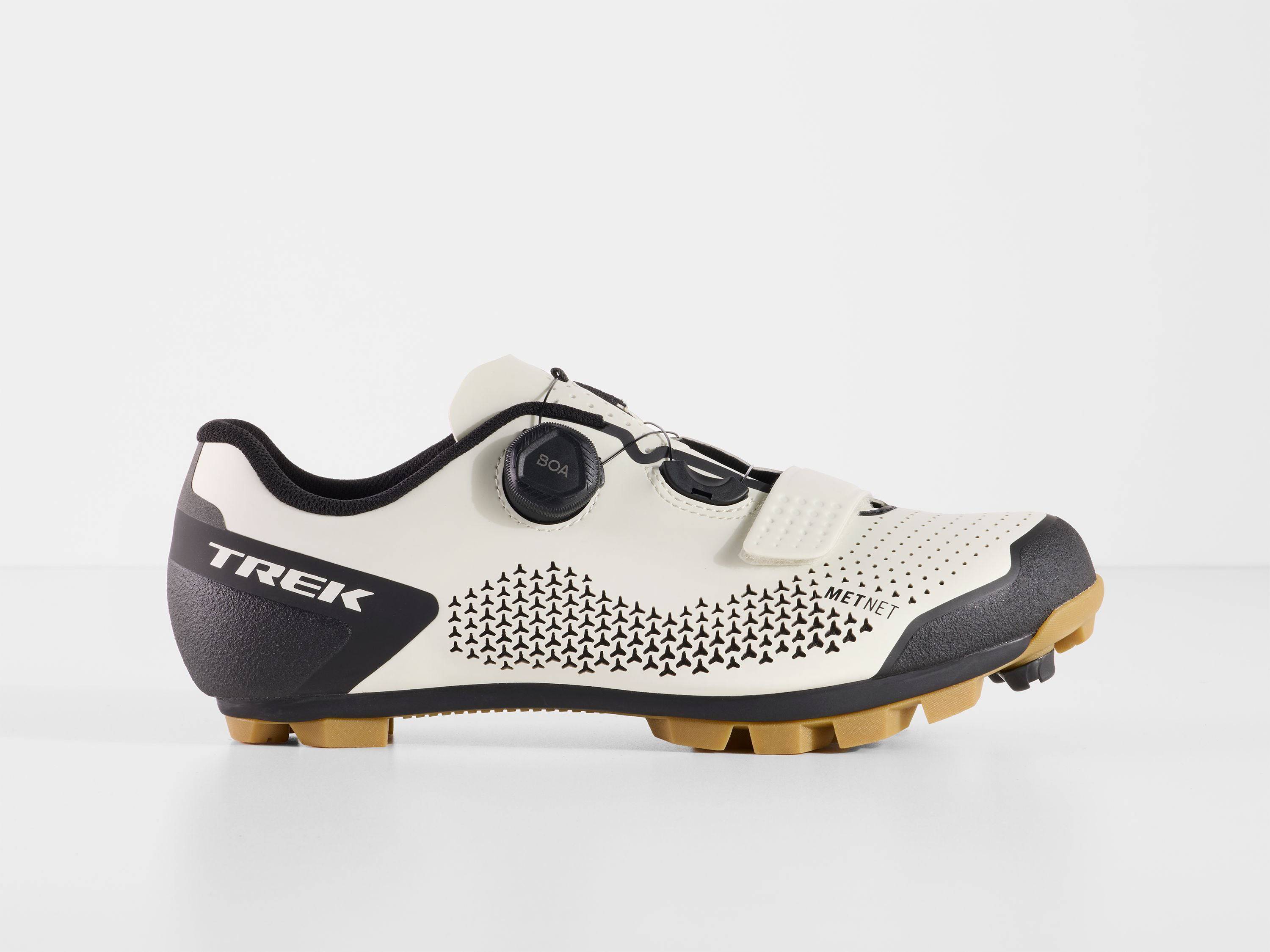 Unisex Trek Foray mountain bike shoes with durable cycling sole and breathable design, ideal for off-road riding.