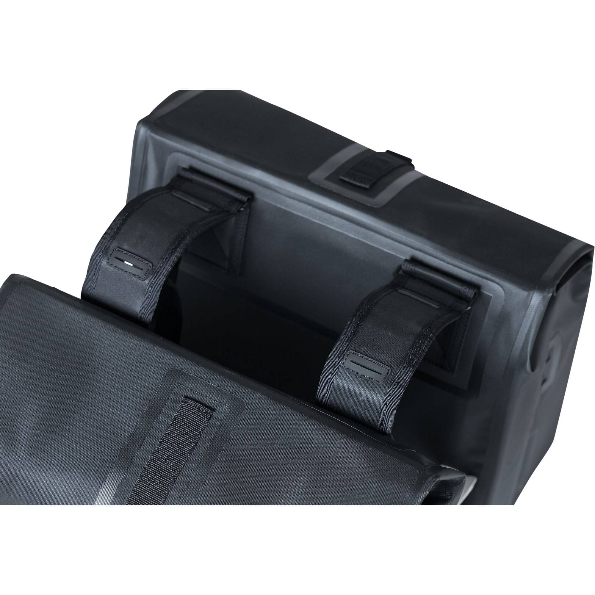 Basil Basil Urban Dry double bag, 50L, matt black