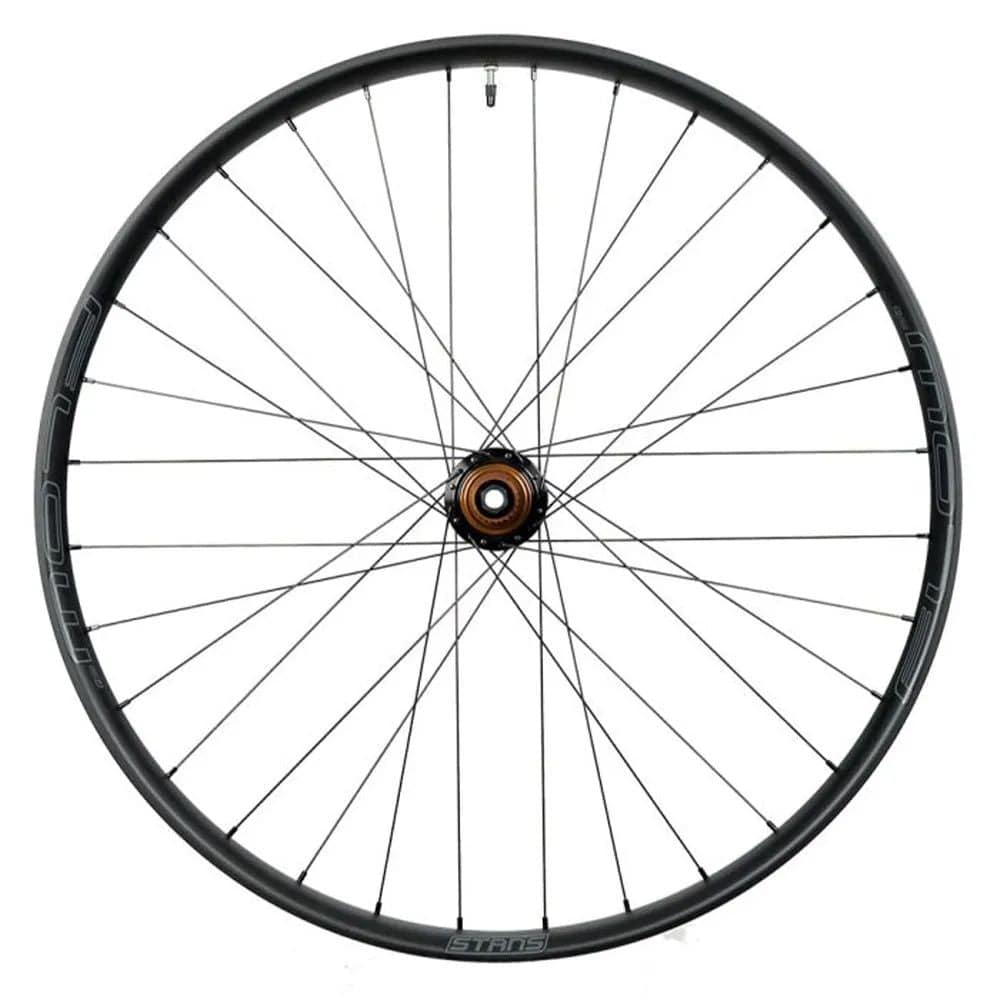 Stan's No Tubes Flow MK4 27.5-inch front MTB wheel with tubeless-ready 15x110mm axle, lightweight and durable mountain bike component.