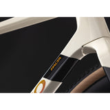 Basso Palta gravel bike frameset with Paradigma stem and carbon handlebars, featuring sleek design and lightweight construction.