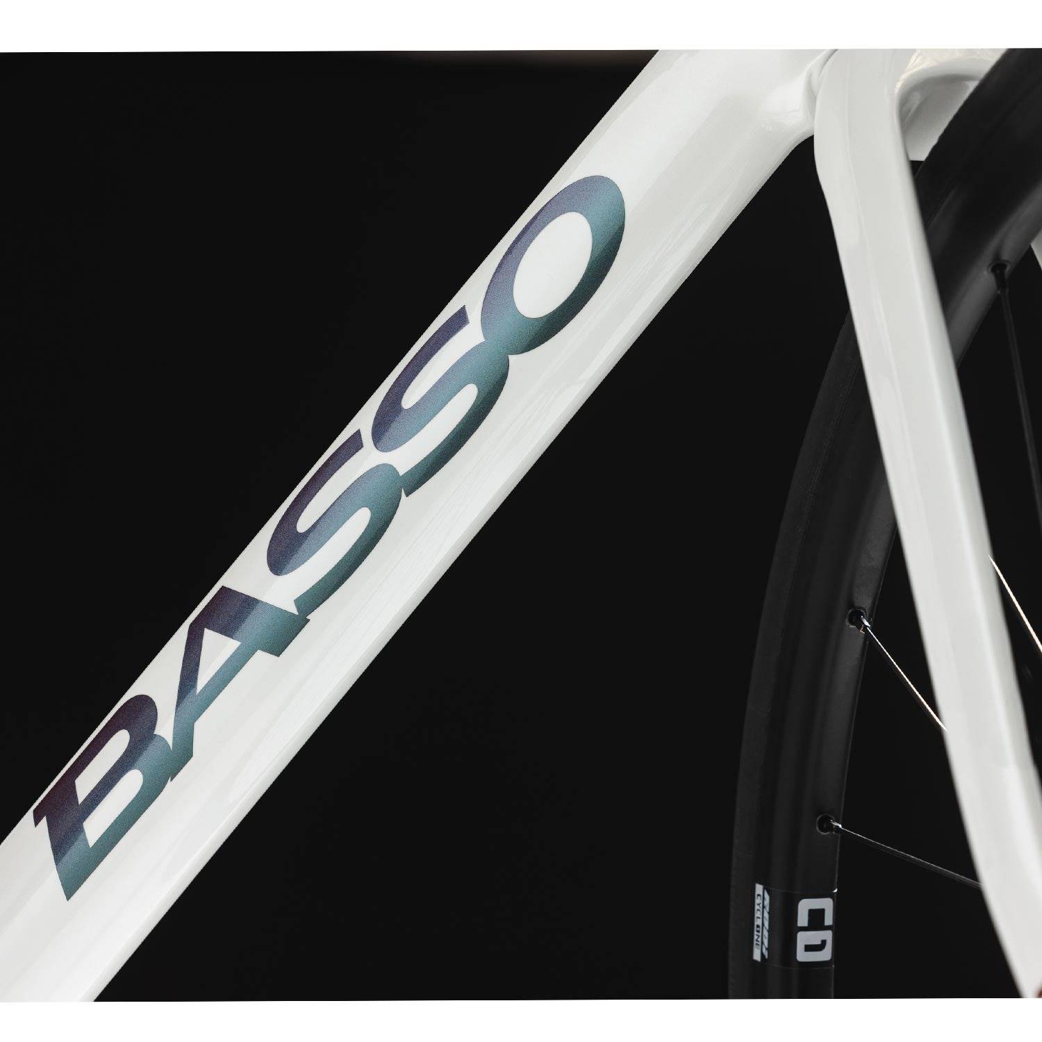 Basso Venta R 105 12-speed microtech road bike showcasing lightweight frame, drop handlebars, and sleek Italian craftsmanship.
