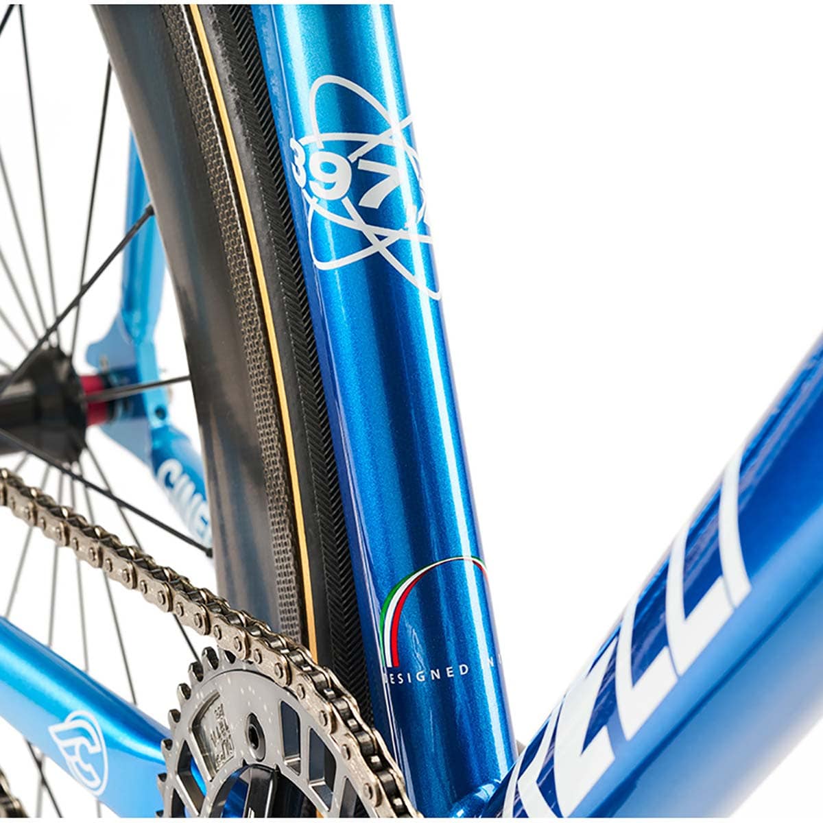Cinelli Vigorelli alloy blue track frame with Columbus Futura SL carbon fork, suitable for racing and urban riding.