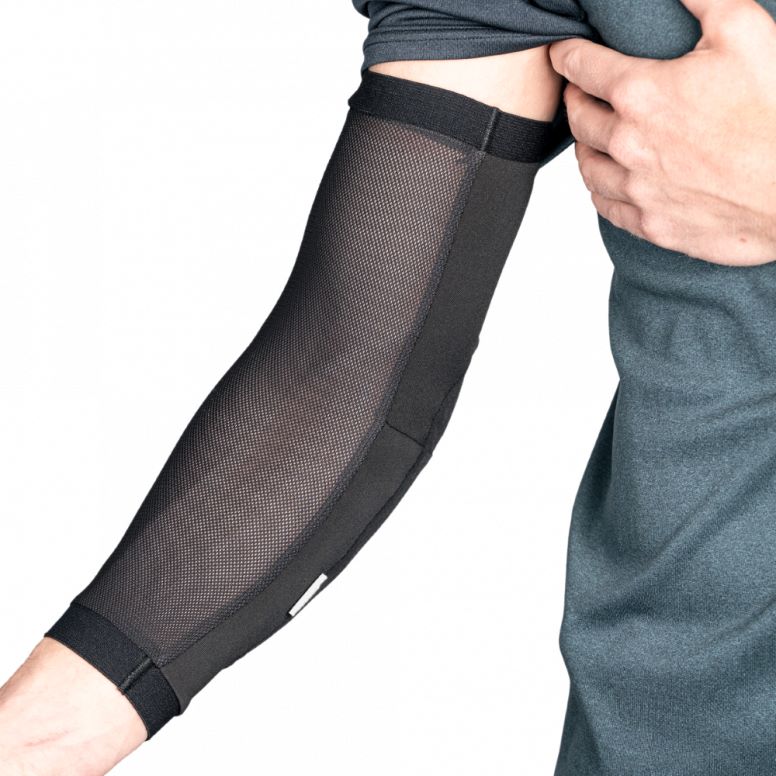 Bluegrass Aura Level 1 mountain bike elbow pads in blue for trail and downhill protection, showing padded elbow coverage.
